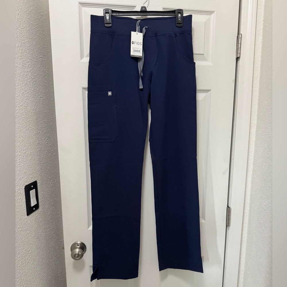 FIGS- Kade Cargo Scrub Pants™ SMALL TALL NAVY